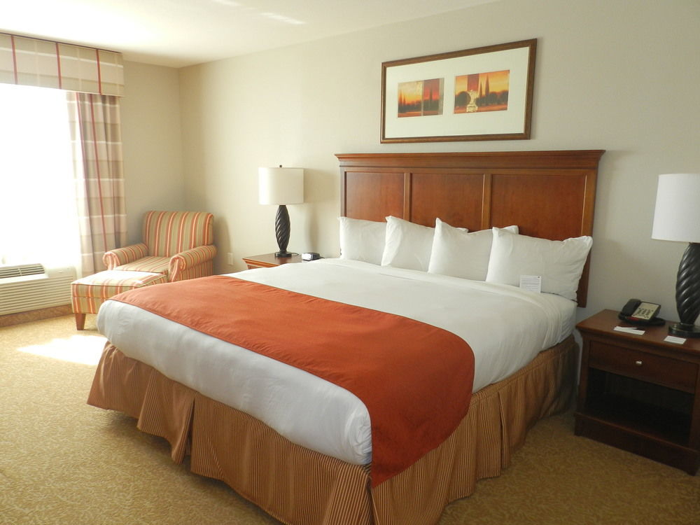 Hotel Clarion Pointe Columbus-Bradley Park Exterior foto