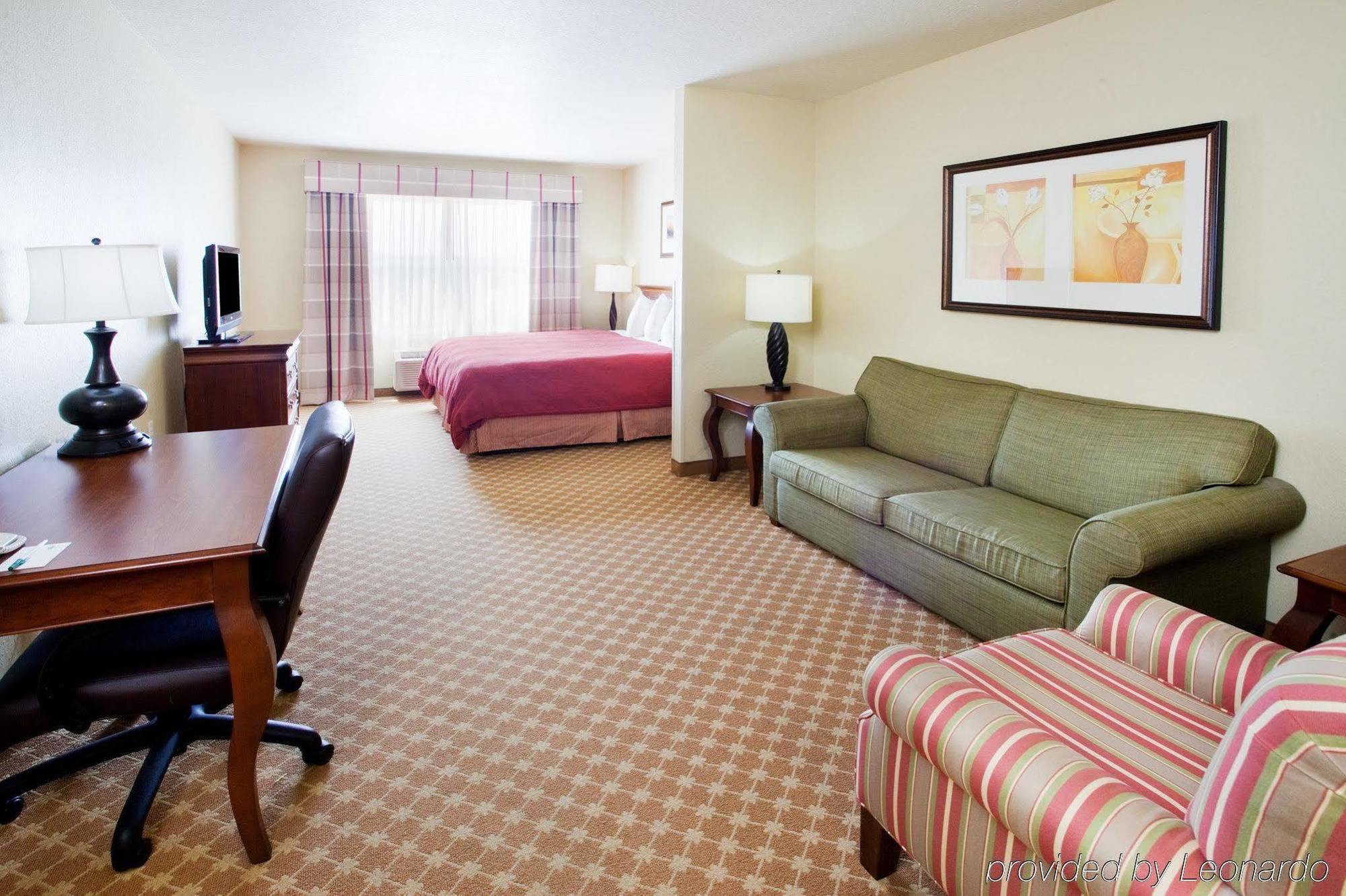 Hotel Clarion Pointe Columbus-Bradley Park Habitación foto